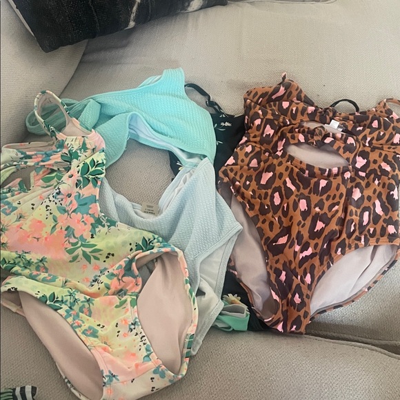 Lot of 4 girls one piece bathing suits art class and old navy size 10-12 - Picture 1 of 7